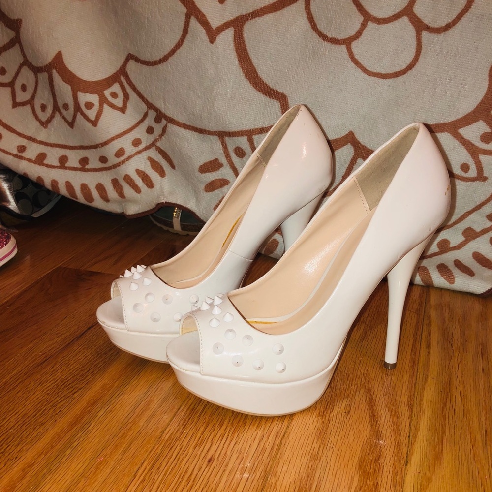Quipid Peep Toe Spiked Heel